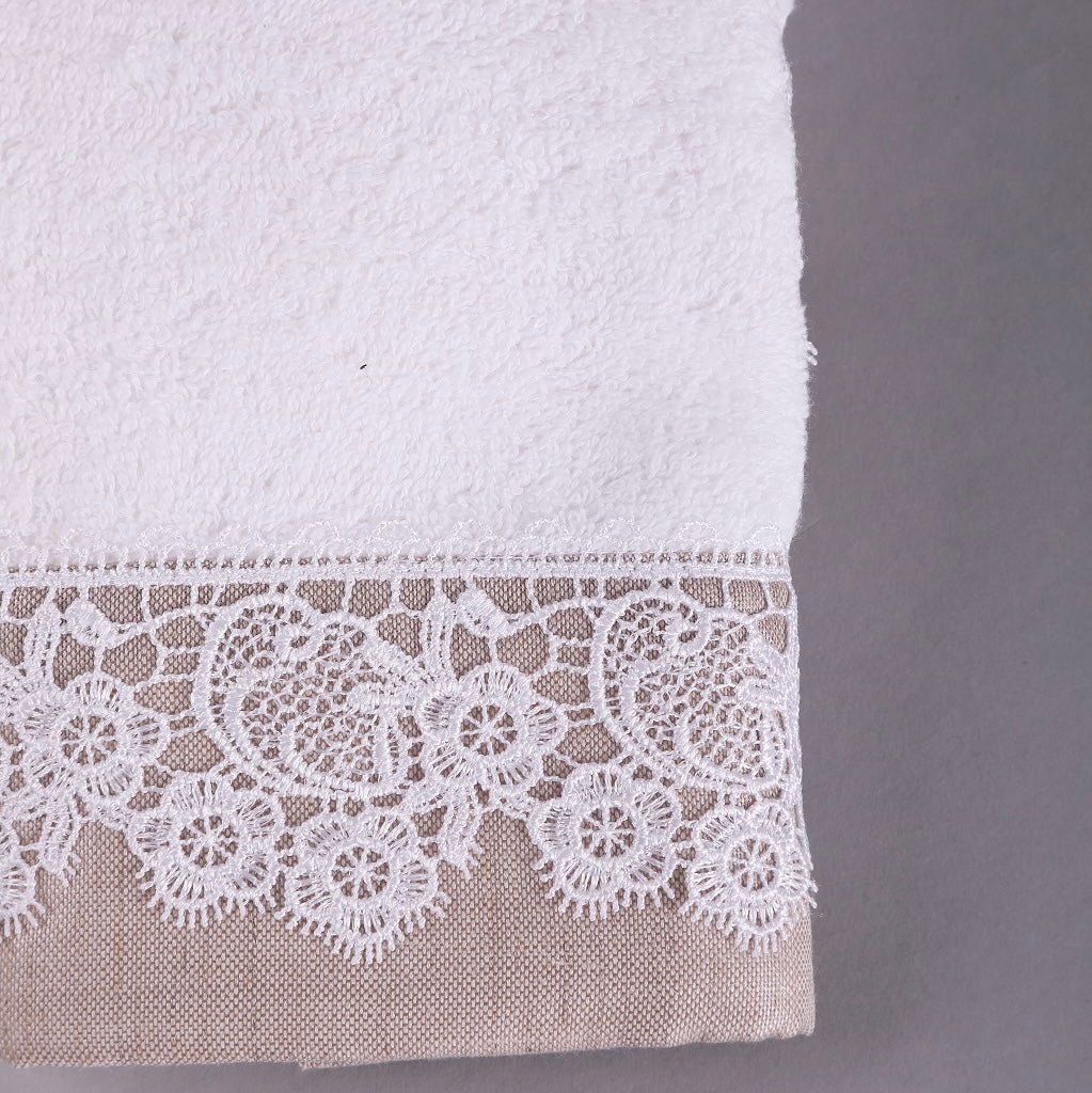 Beige Laced White Towels Set of 3
