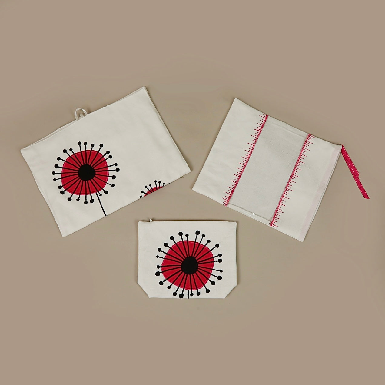 Fushia Spike flower travel set