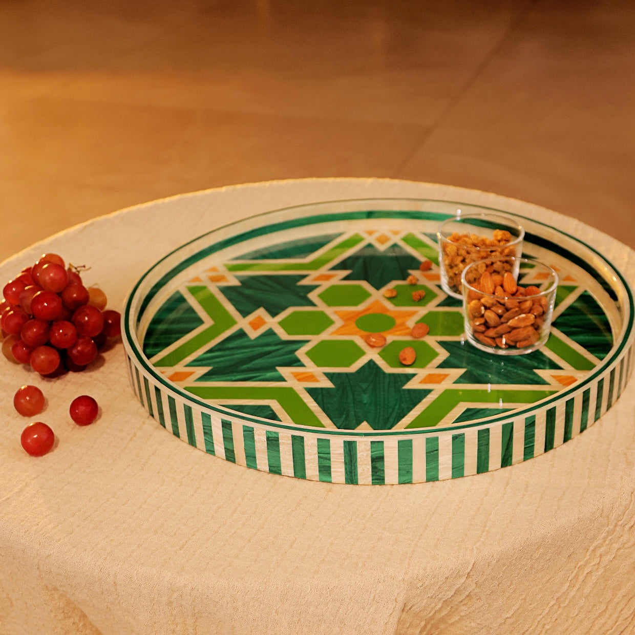 Large Mother Pearl Round tray