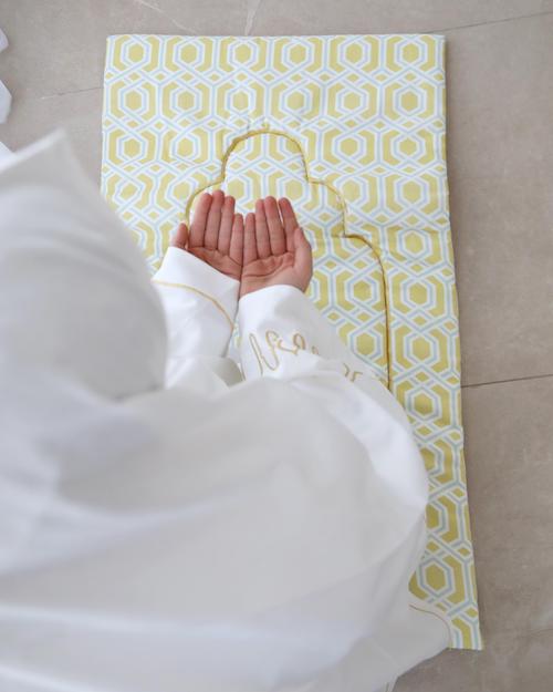 Yellow Geometry Design Prayer Mat filled in 2cm dacron