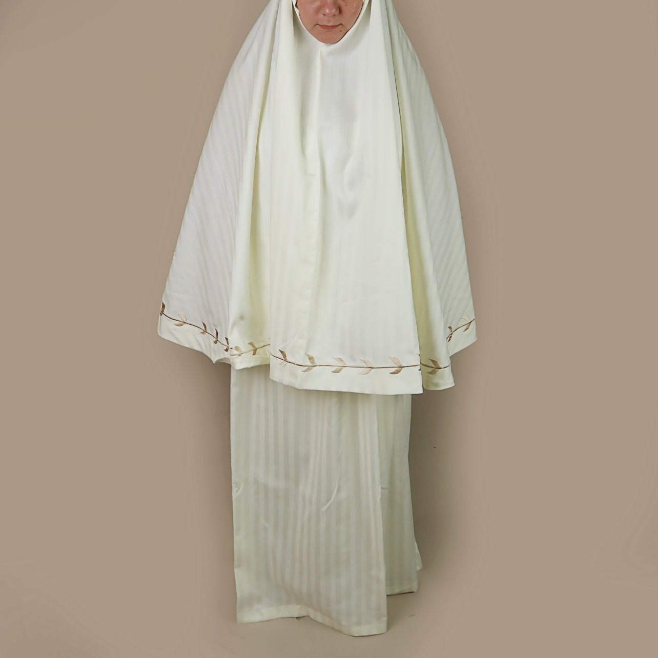 Prayer set of 2 with Golden Braid Embroidery